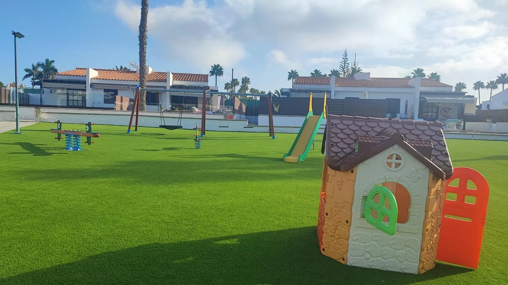 בית נופש San Bartolomé Bungalow Maspalomas Golf Con Jacuzzi, Piscina Y Jardin ספרד